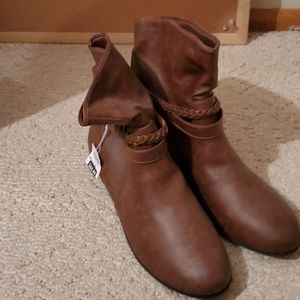 Women's Boot size 13 (2 pairs for $25)